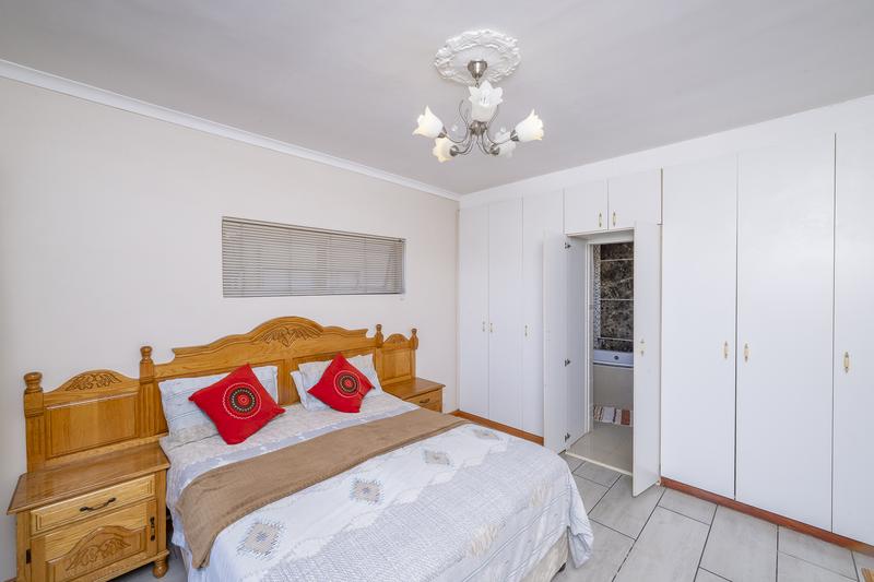 To Let 6 Bedroom Property for Rent in Kleinbron Estate Western Cape